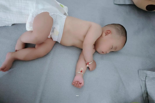 专业助孕公司宝宝多大开始游泳